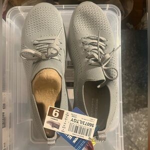 NWT Sketchers GoWalk JOY Size 9